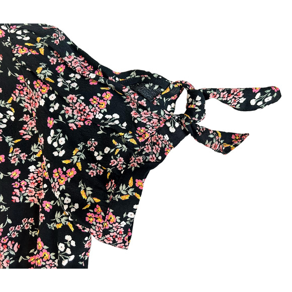 LOFT Black Floral Wrap Short Sleeve Romper Womens Size 4 - Picture 4 of 10